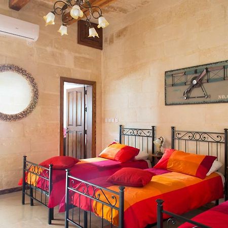 Maltese Town House Sliema Villa ภายนอก รูปภาพ